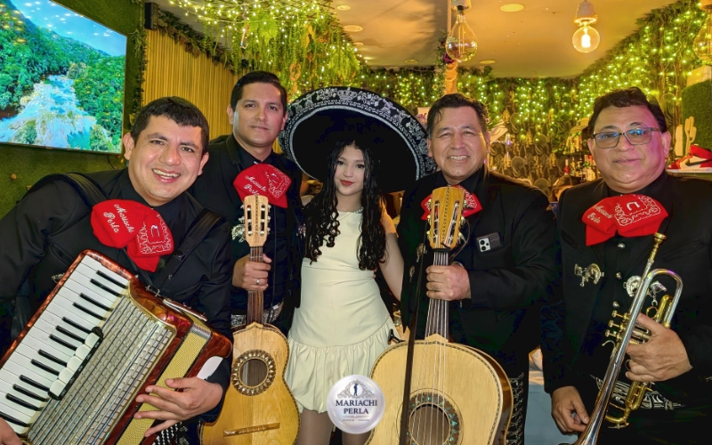 Mariachi Perla en Cumpleaños