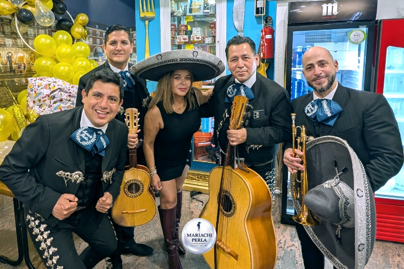 Mariachis a domicilio en San Blas y Canillejas Madrid - Fiestas, cumpleaños y serenatas familiares