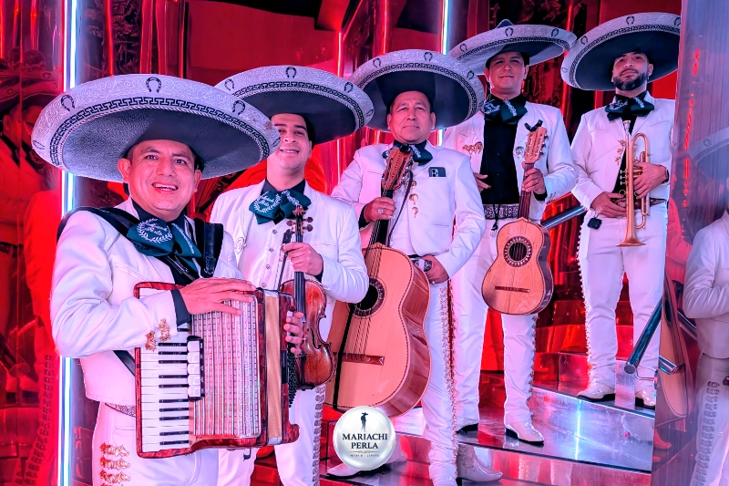 Mariachis a domicilio en Chamberí Madrid - Serenatas y sorpresas elegantes