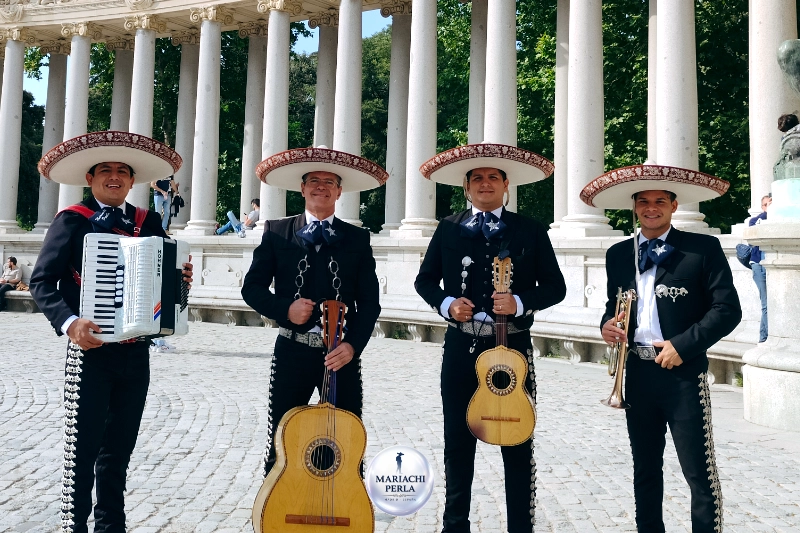 Mariachis profesionales en Madrid Centro - Shows de gala y serenatas a domicilio